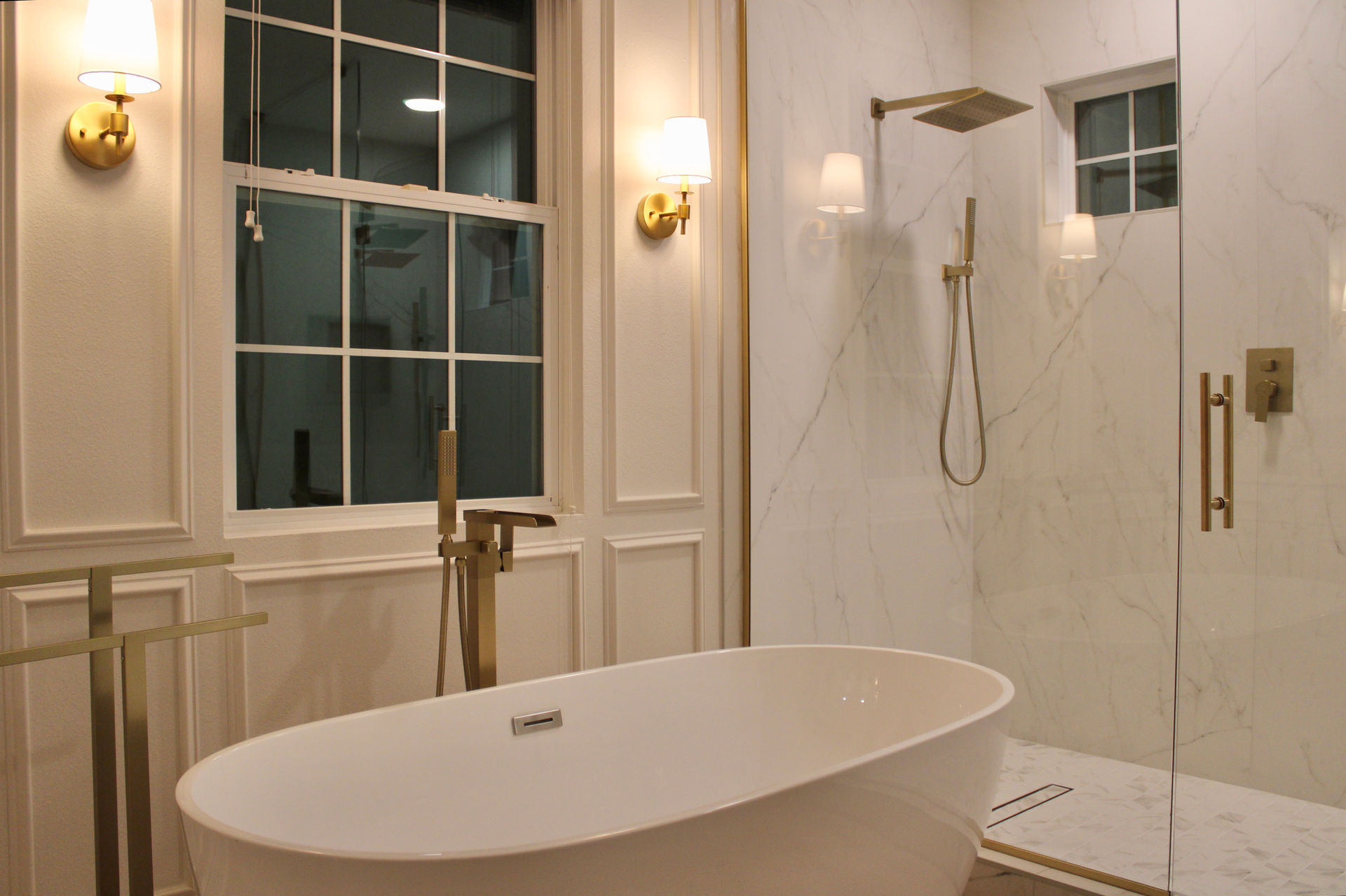Powder Room · Marble & Moldings